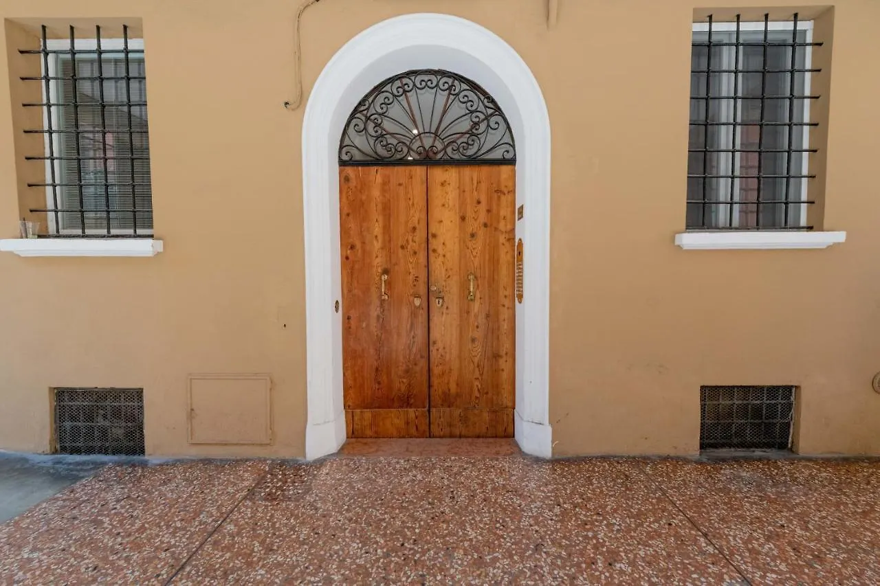 Realkasa La Finestrella Sui Portici Apartamento Bolonha